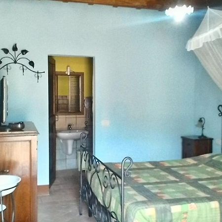 Casale Poggio Colpiccione Apartment Passignano sul Trasimeno Bagian luar foto