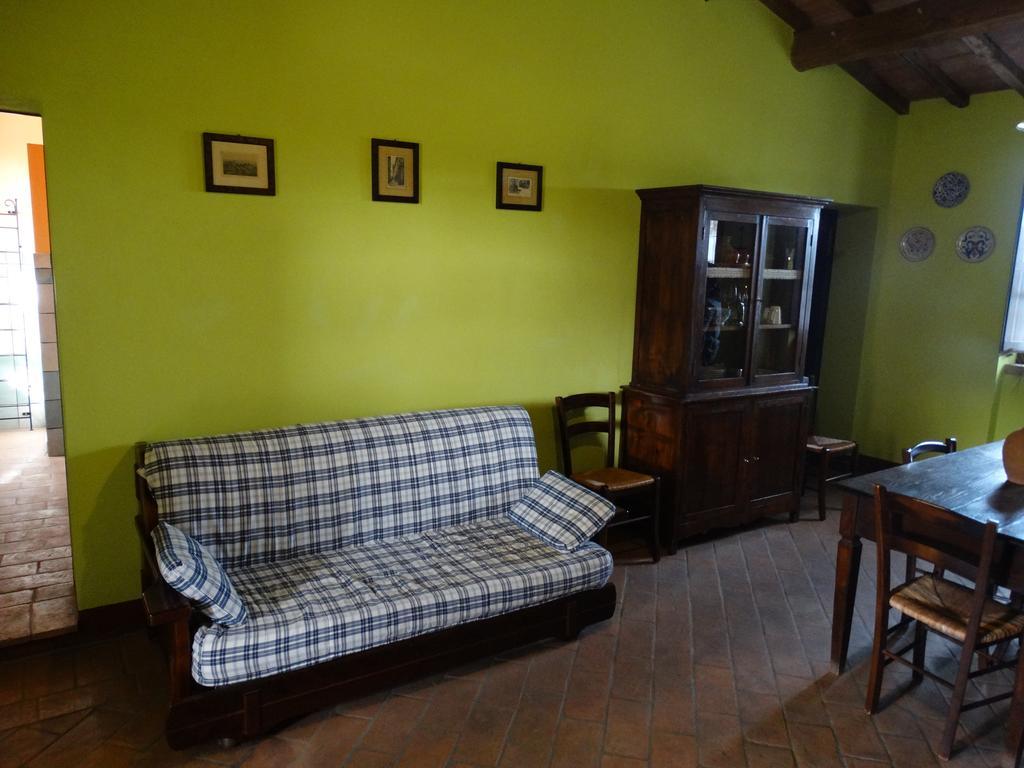 Casale Poggio Colpiccione Apartment Passignano sul Trasimeno Bagian luar foto