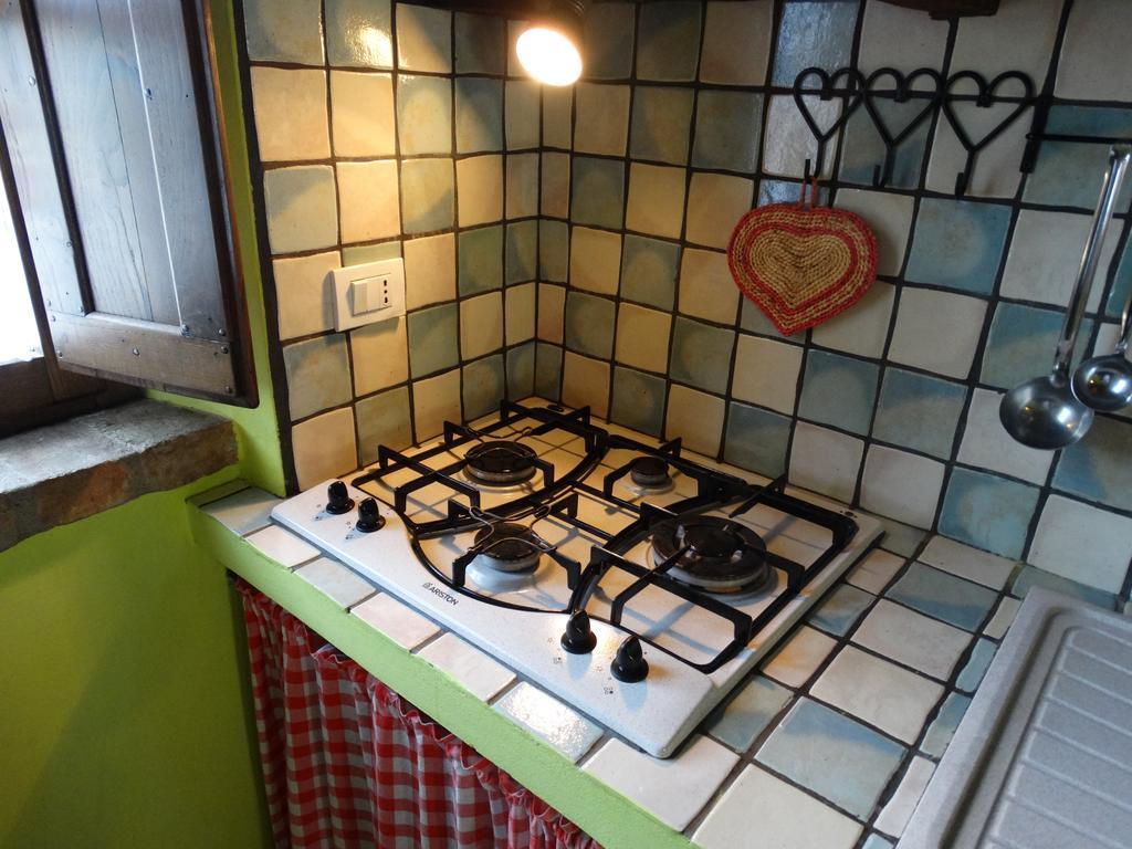 Casale Poggio Colpiccione Apartment Passignano sul Trasimeno Bagian luar foto