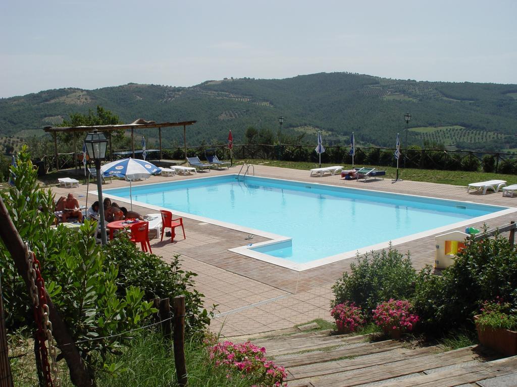Casale Poggio Colpiccione Apartment Passignano sul Trasimeno Bagian luar foto