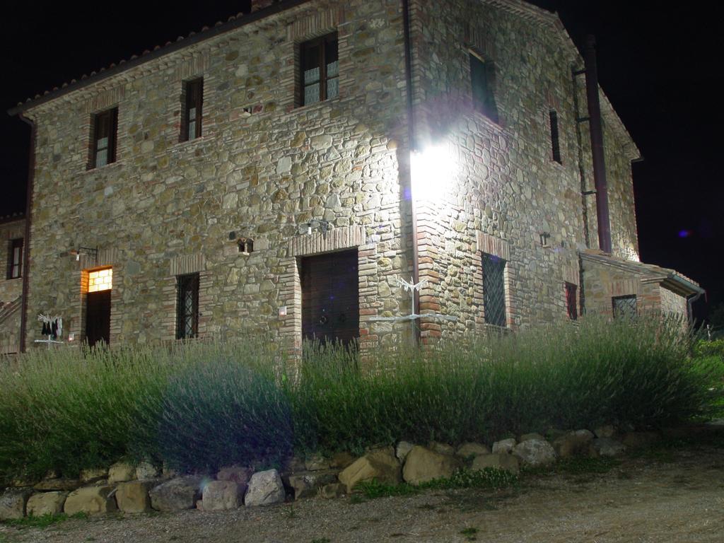 Casale Poggio Colpiccione Apartment Passignano sul Trasimeno Bagian luar foto