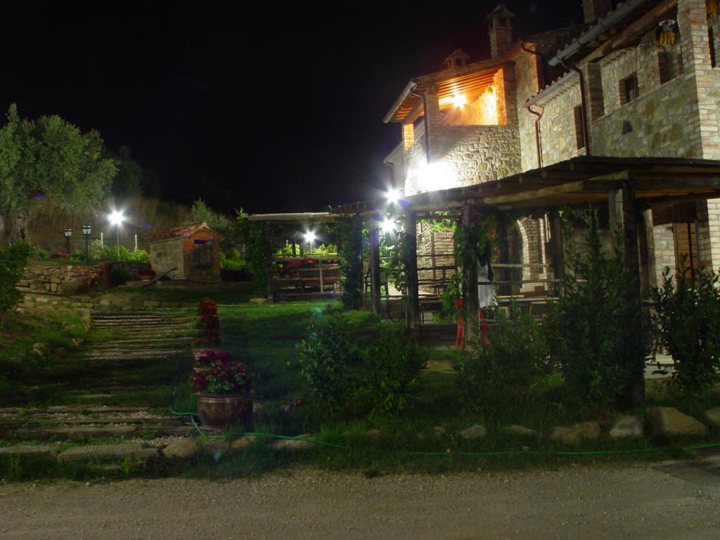 Casale Poggio Colpiccione Apartment Passignano sul Trasimeno Bagian luar foto