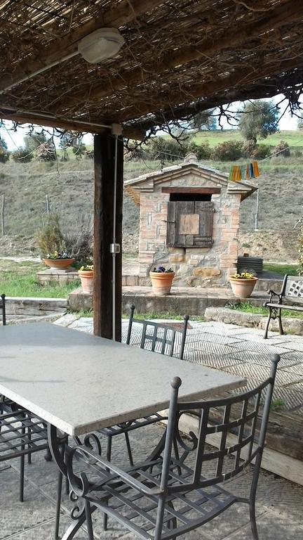 Casale Poggio Colpiccione Apartment Passignano sul Trasimeno Bagian luar foto