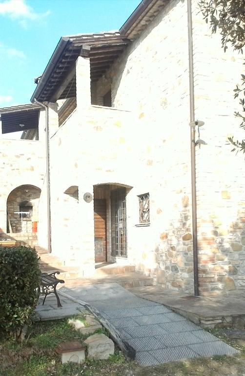 Casale Poggio Colpiccione Apartment Passignano sul Trasimeno Bagian luar foto
