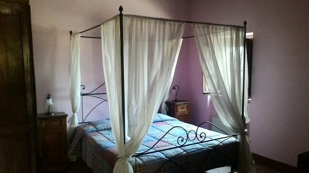 Casale Poggio Colpiccione Apartment Passignano sul Trasimeno Bagian luar foto