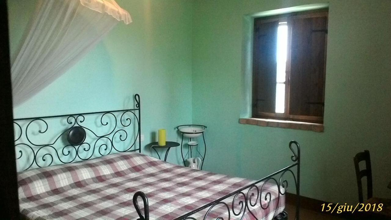 Casale Poggio Colpiccione Apartment Passignano sul Trasimeno Bagian luar foto