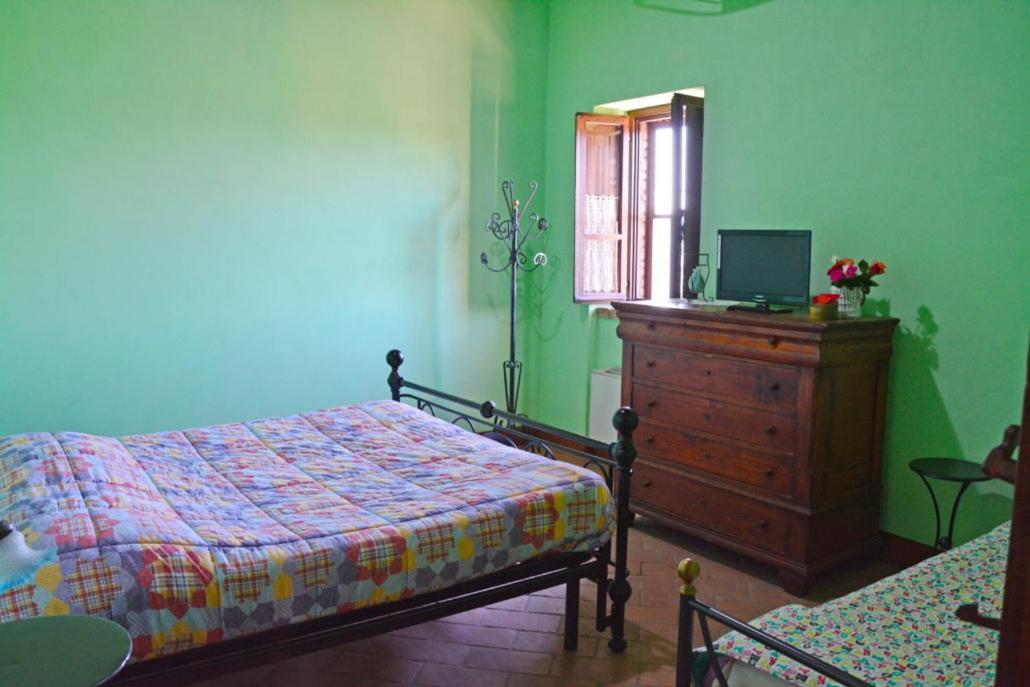 Casale Poggio Colpiccione Apartment Passignano sul Trasimeno Bagian luar foto