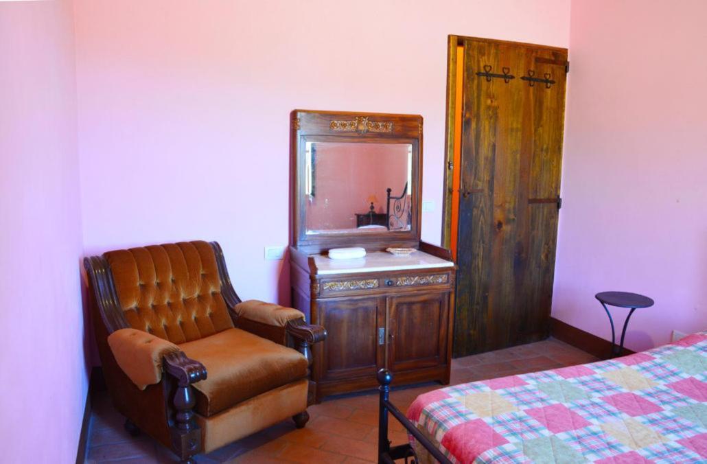 Casale Poggio Colpiccione Apartment Passignano sul Trasimeno Bagian luar foto