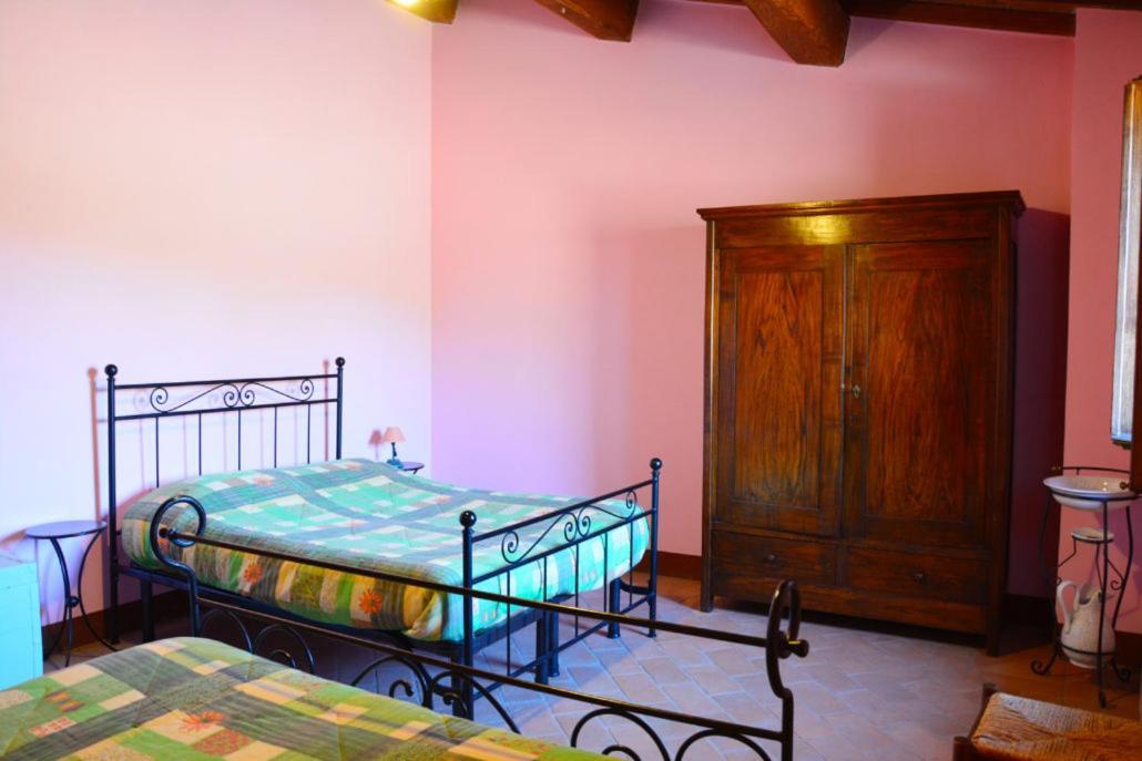 Casale Poggio Colpiccione Apartment Passignano sul Trasimeno Bagian luar foto